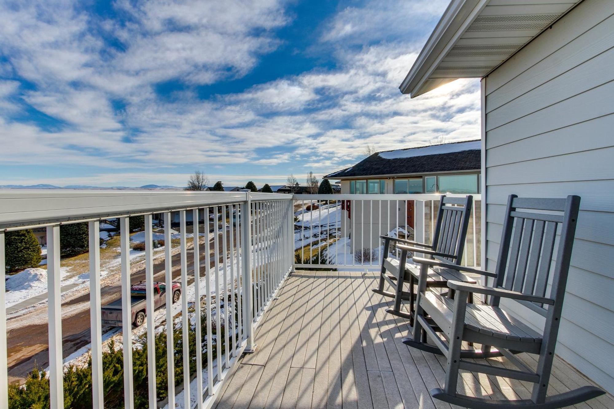 Inviting Great Falls Home With Wraparound Deck! Εξωτερικό φωτογραφία