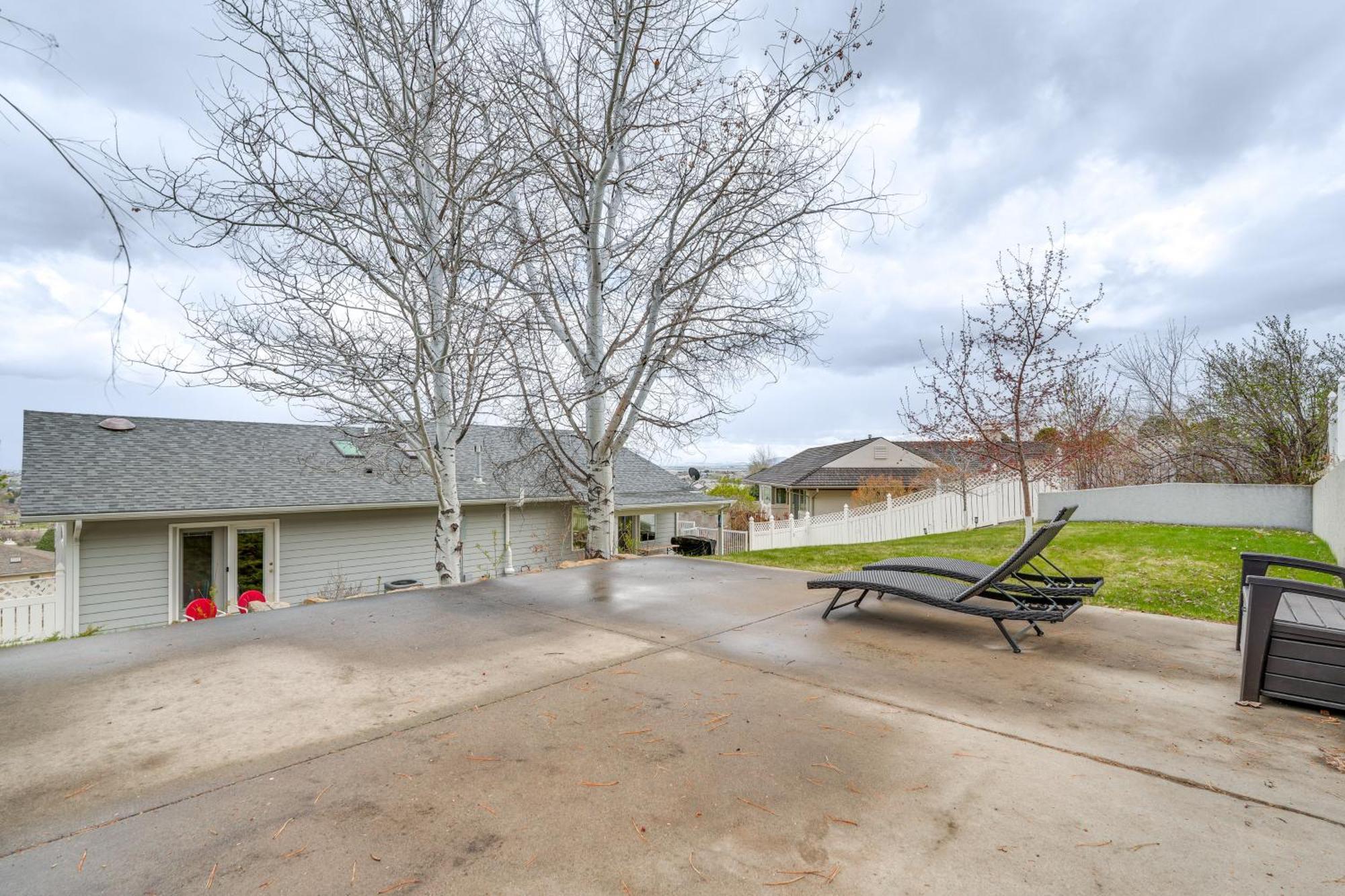 Inviting Great Falls Home With Wraparound Deck! Εξωτερικό φωτογραφία