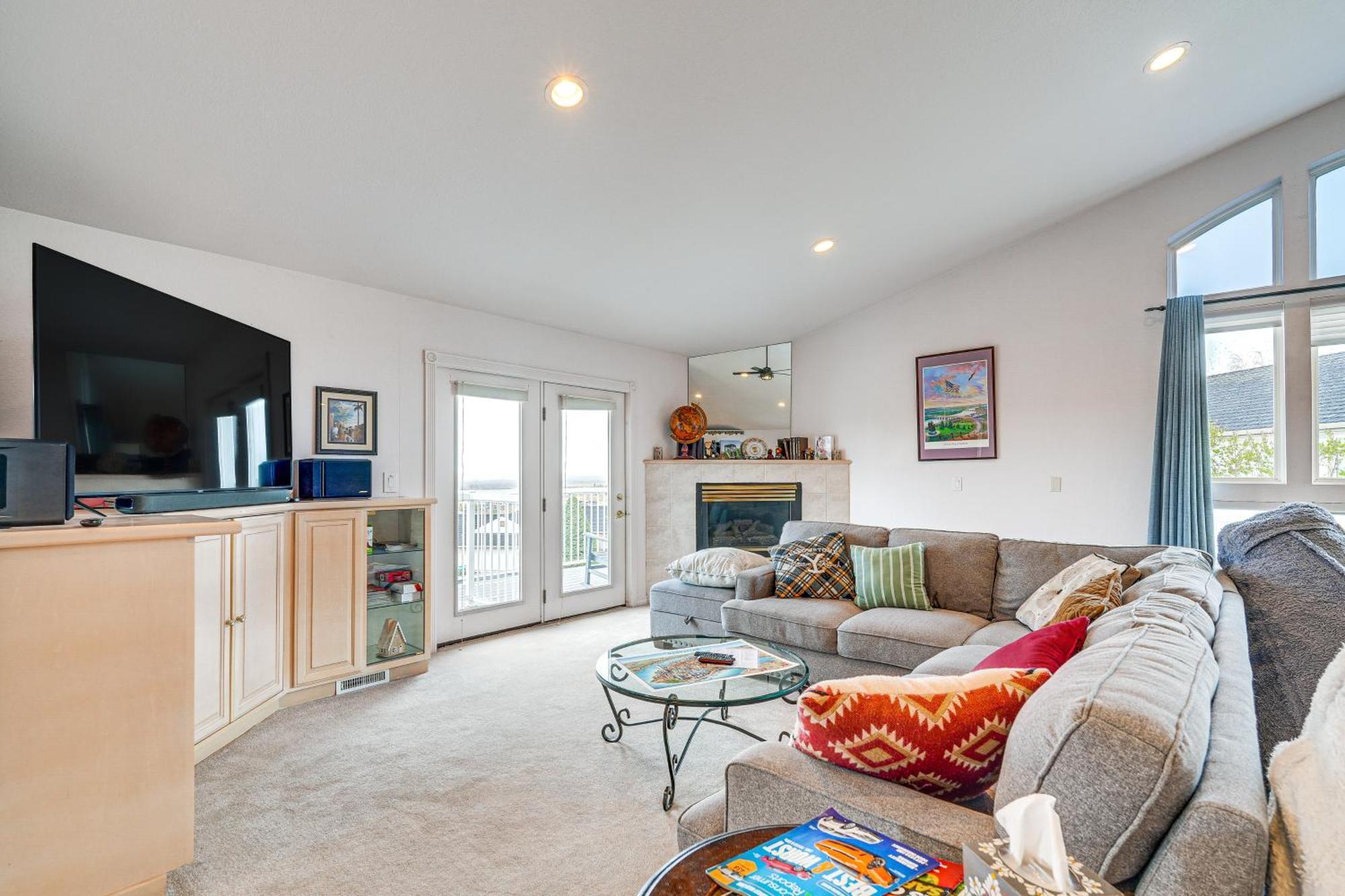 Inviting Great Falls Home With Wraparound Deck! Εξωτερικό φωτογραφία