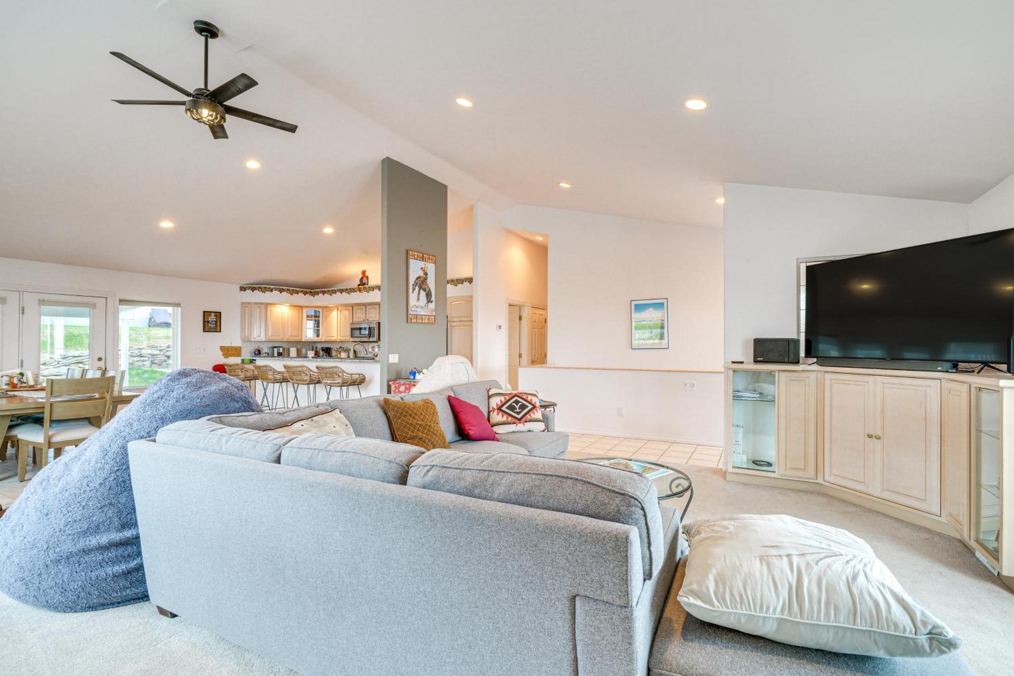 Inviting Great Falls Home With Wraparound Deck! Εξωτερικό φωτογραφία
